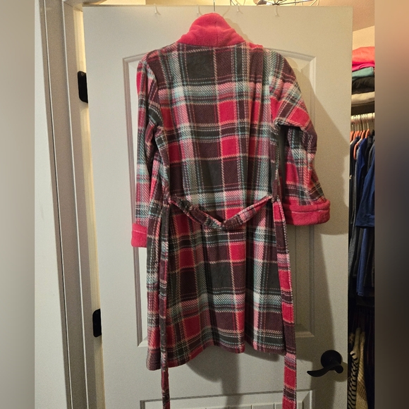 ULTA Bath robe. - Picture 7 of 8